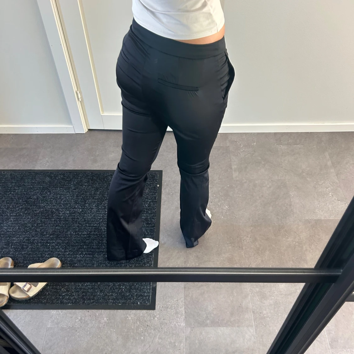 Svarta bootcut kostymbyxor