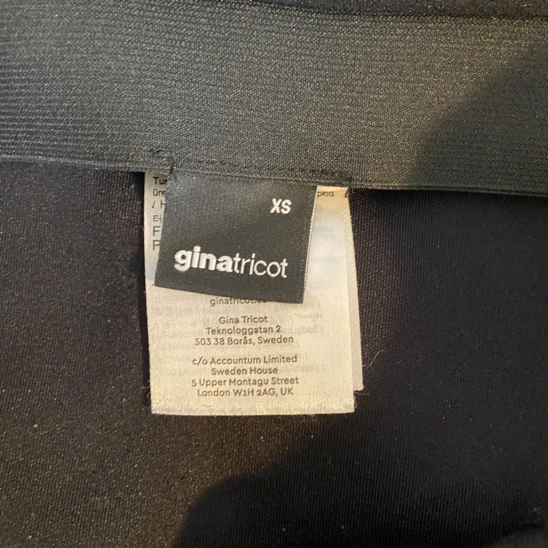 Svart långkjol med slits från Gina Tricot - 3