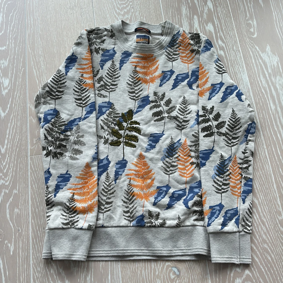 Grå sweatshirt med bladprint Scotch & Soda