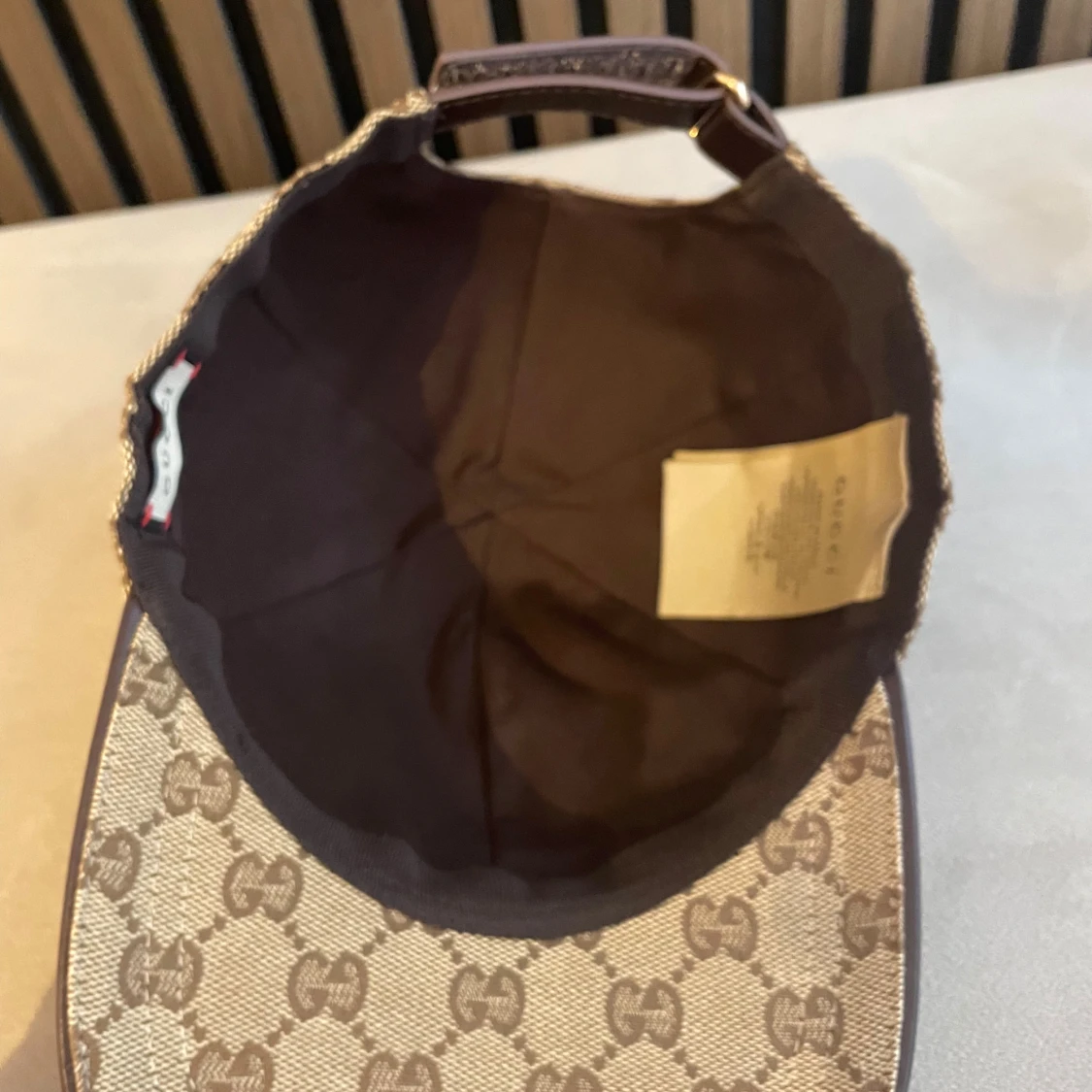 Gucci keps med GG-mönster och ränder - 2