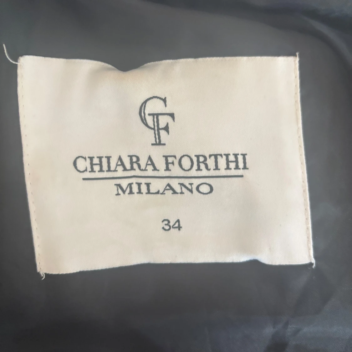 Svart dunjacka från Chiara Forthi - 2