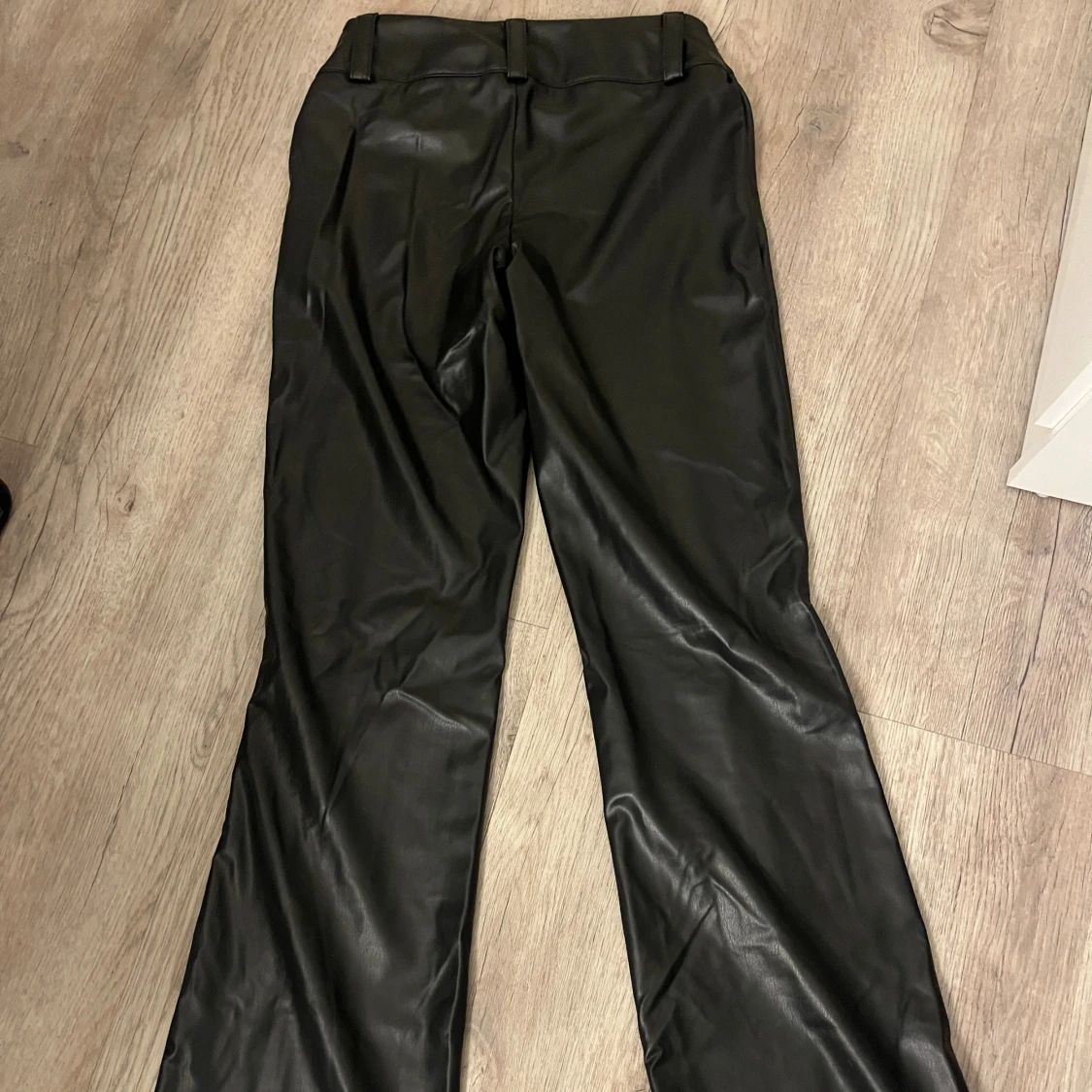 Svarta bootcut skinnbyxor - 1