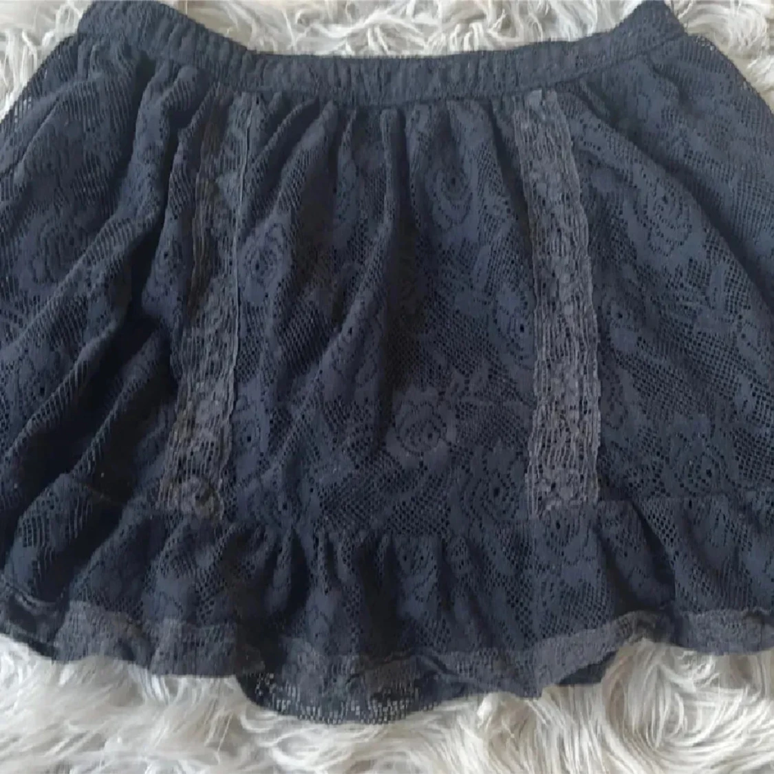 Svart spetskjol från Abercrombie & Fitch - 1