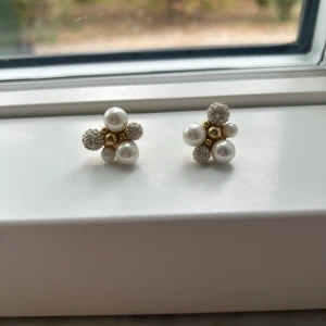 Ioaku örhängen  - Söta örhängen från Ioaku säljes!😍