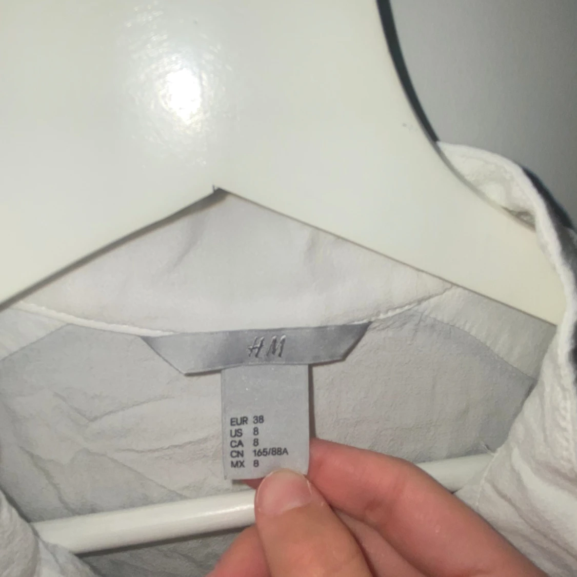 Vit skjorta med svarta detaljer H&M - 3