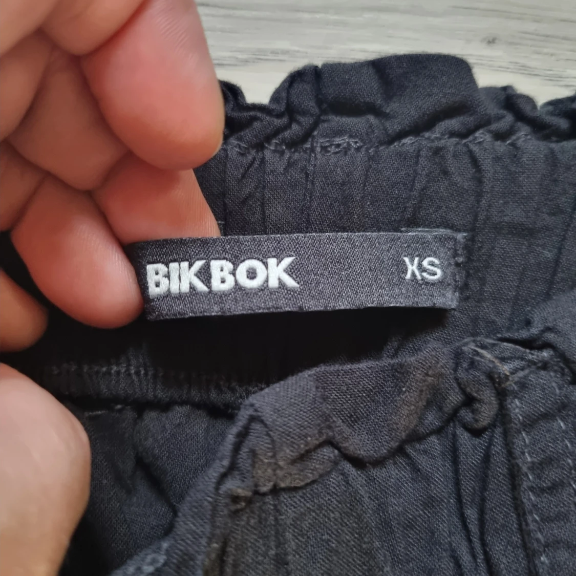 Svarta byxor från BikBok XS - 2