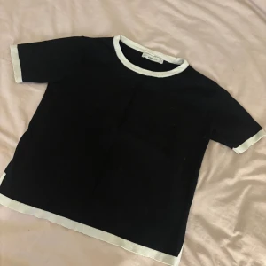 Svart stickad topp från Zara - Svart stickad topp från Zara, storlek M