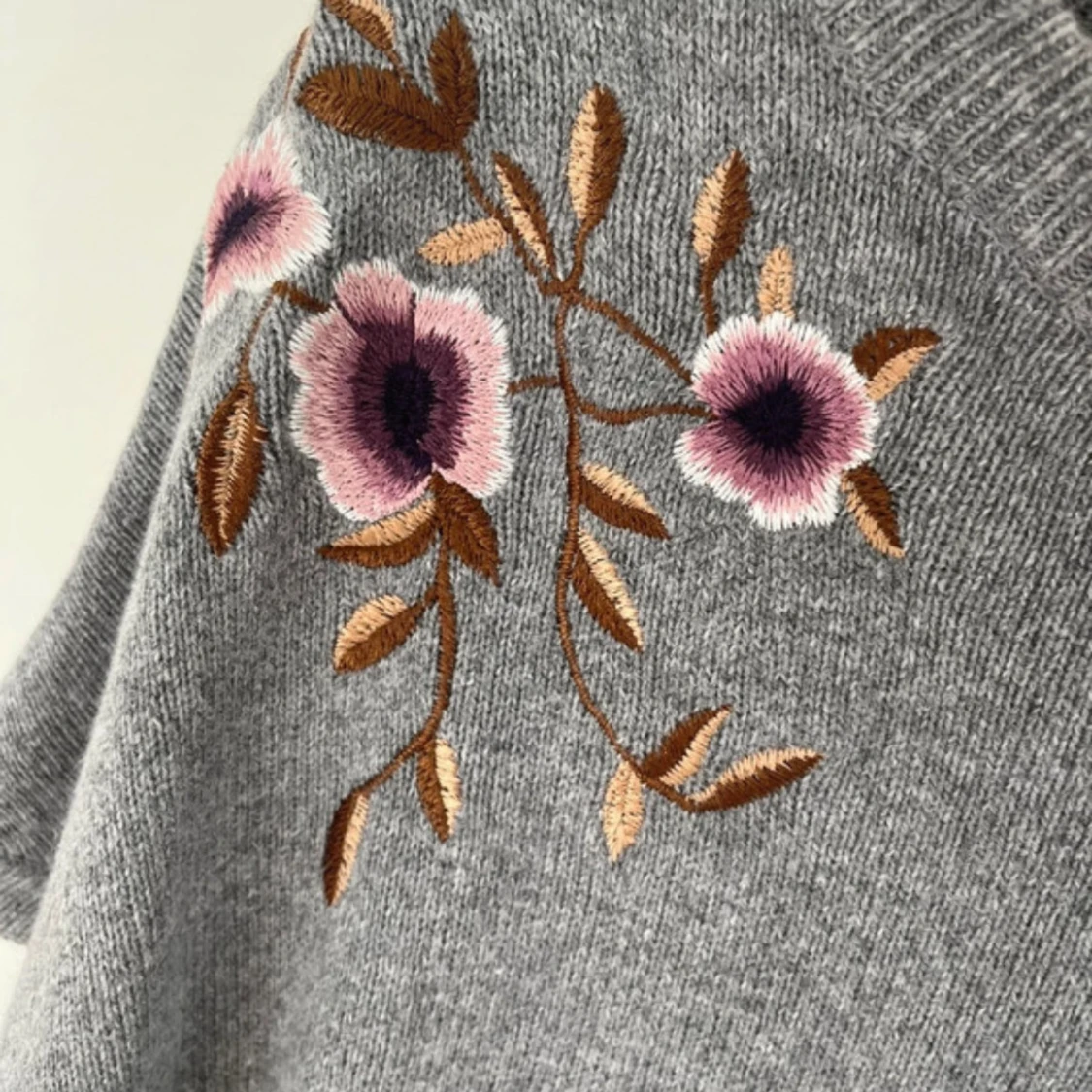 Grå stickad topp med blommor Massimo Dutti - 3