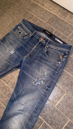 Replay jeans  - Ett par riktigt feta replay jeans i storlek 28:30 | 8/10 skick, använda ett litet tag | slimfit | skriv vid frågor eller intresse!
