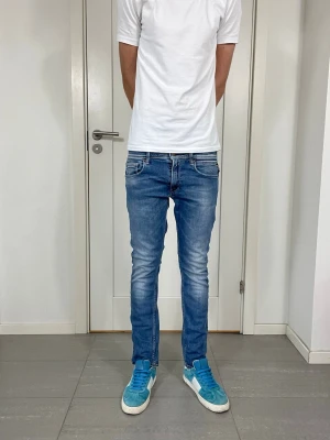 Replay Jeans  - Säljer nu dessa Replay Jeans, skriv för fler bilder/frågor🙌🏼