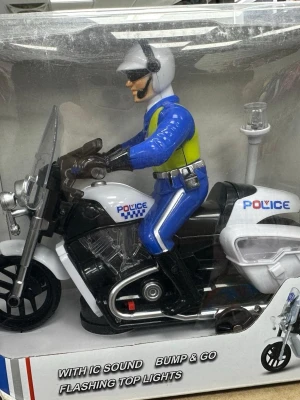 Olika leksaker till barn - Massa olika leksaker till barn, passar yngre barn både tjej och kille. Helt nya oöppnade i sin förpackning.