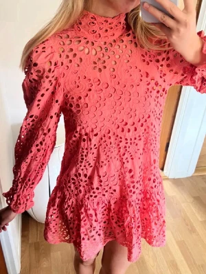 Dröm klänning - Drömmig klänning från hm trend, storlek S🎀🎀🎀 