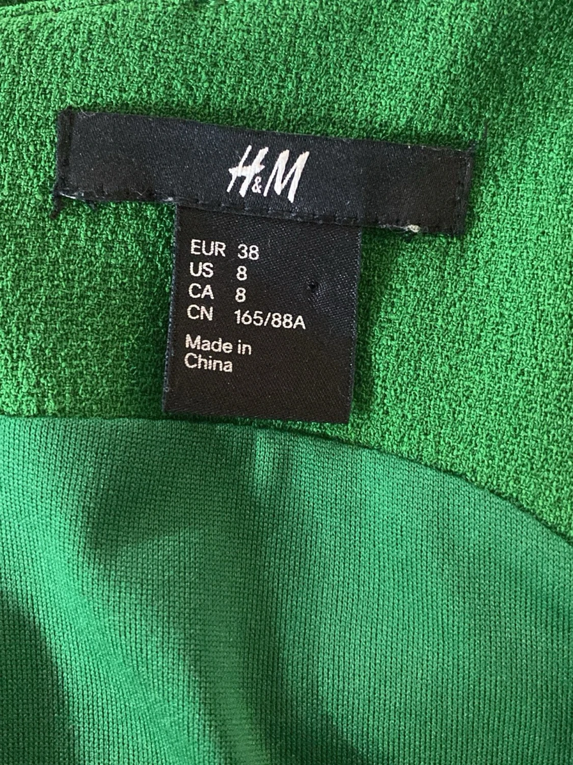 Grön kortklänning med v-ringning - 2