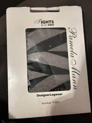 Pamela inn strumpbyxor i storlek onesize - Strumpbyxor från Pamela inn. Storlek onesize. Helt nya.