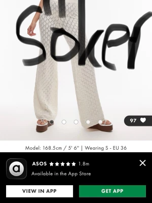 SÖKER - Söker dessa spets byxorna från mango samt ASOS💕