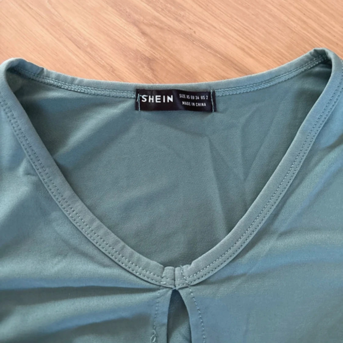 Grön croppad omlottopp från SHEIN - 2