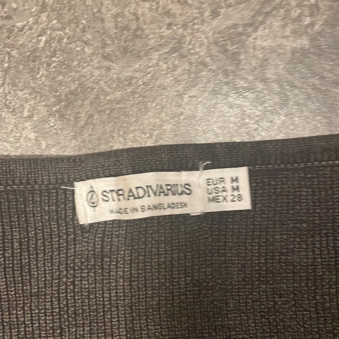 Svart croppad kofta från Stradivarius - 1