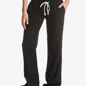 Roxy linnebyxor  - Svarta linnebyxor från roxy i storlek s/m säljer för dem ej har kommit till användning alls! Helt oanvända!❤️ orginal pris 445-550kr