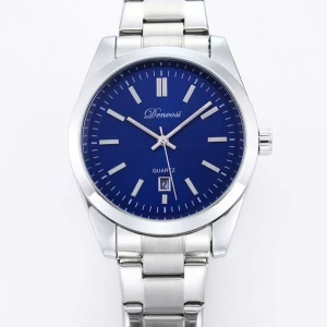 Blå quartzklocka från Doventi  - Stilren klocka från Doventi med blå urtavla och silverfärgat armband i metall. Klockan har datumvisning och tydliga indexmarkeringar. Klassisk rund form och polerad finish som ger en modern vibe. Perfekt accessoar för dig som gillar enkel och snygg design.