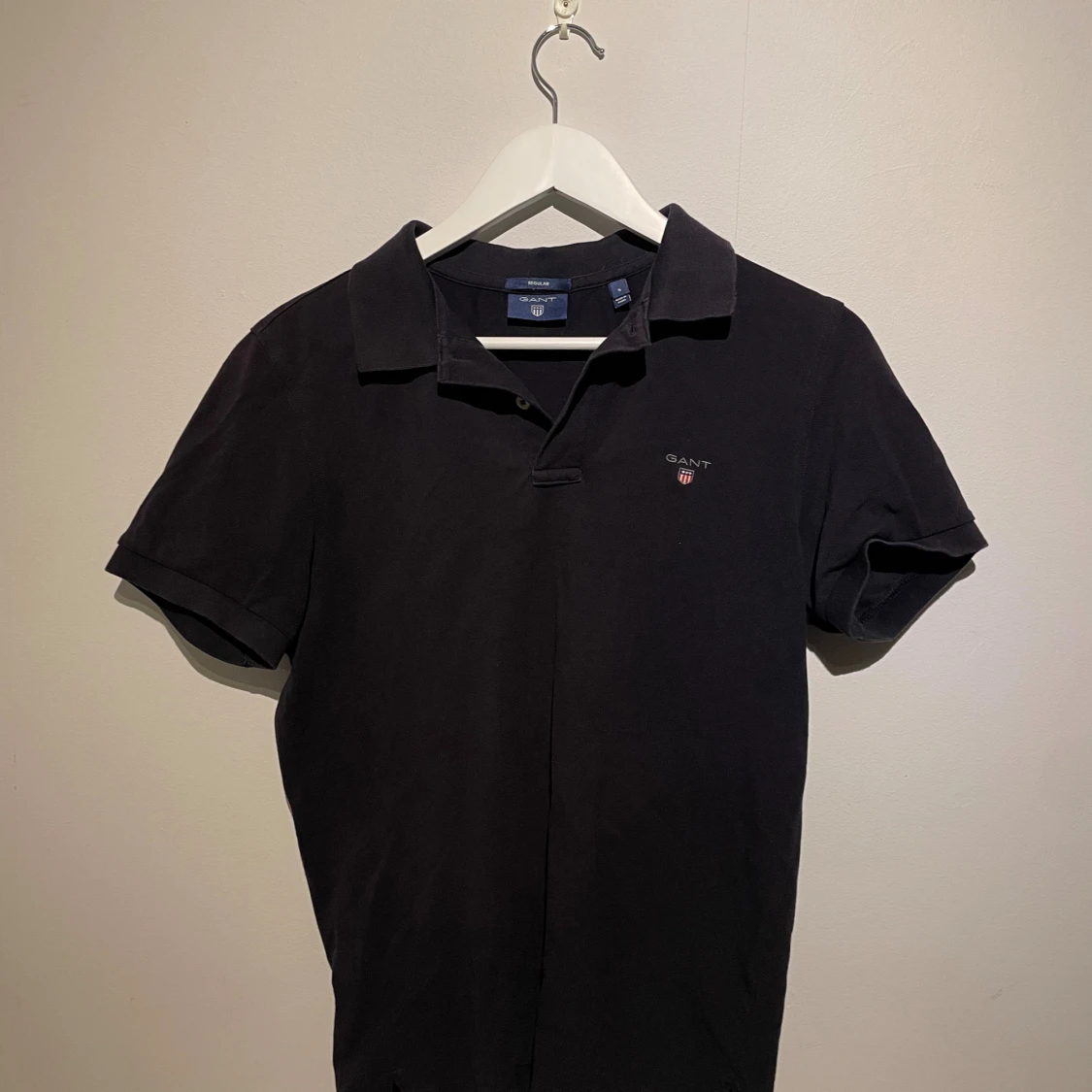 Svart pikétröja från GANT