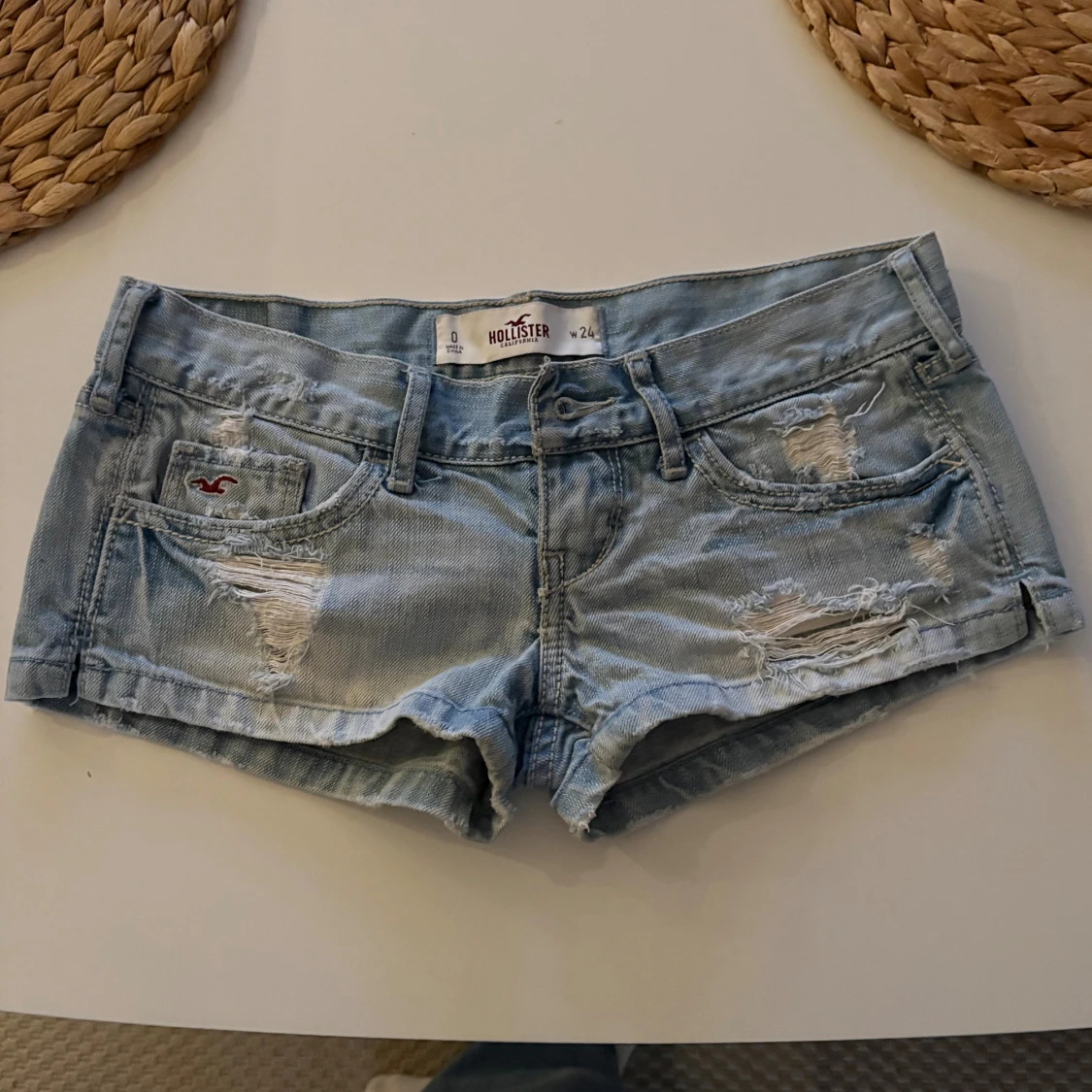 Ljusblå jeansshorts från Hollister