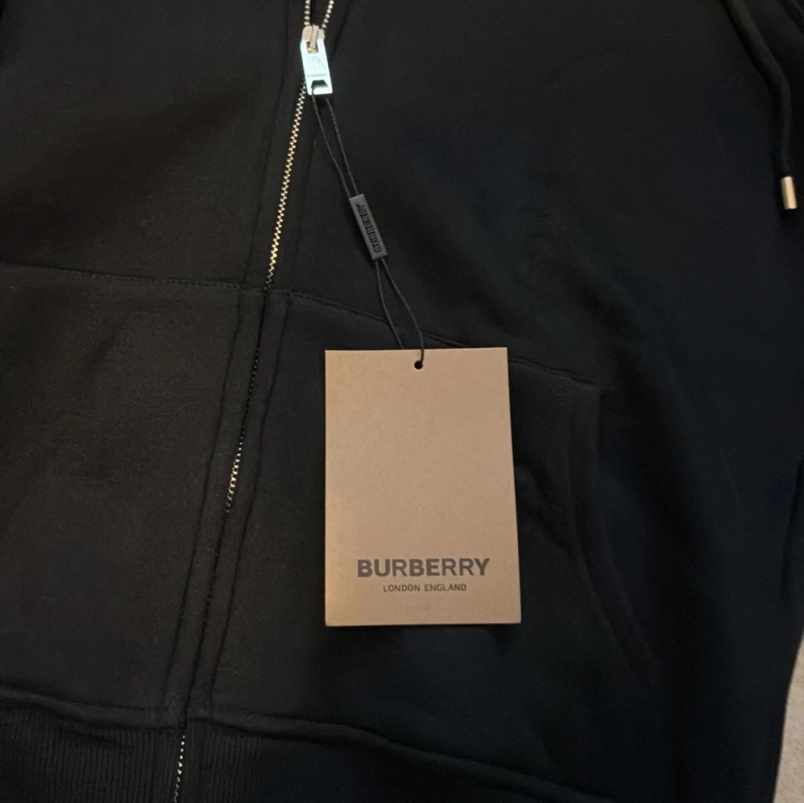 Sprillans ny Burberry. Säljs för att den var för liten. - 2