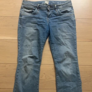 Blåa LTB jeans  - Blåa LTB jeans. Modell Molly 