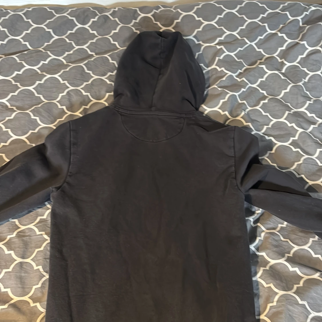 Svart hoodie från Pier One - 2