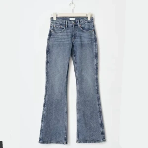 Low petite bootcut jeans  - Säljer dessa ursnygga bootcut jeansen från Gina i storlek 38. Säljes då de var för små för mig, inte ens använda en gång, endast testade 🩷