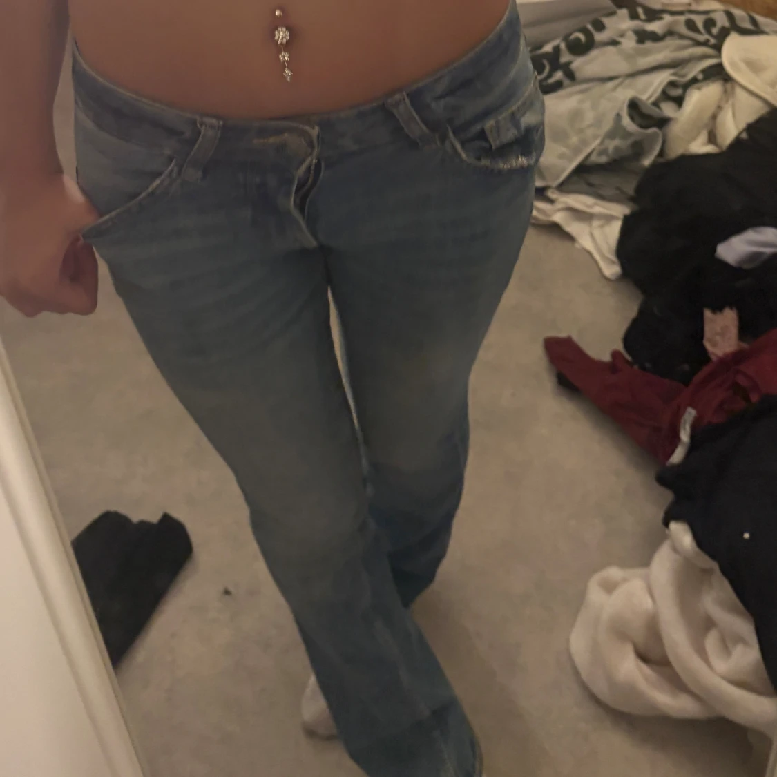 Lågmidjade blå bootcut jeans - 2