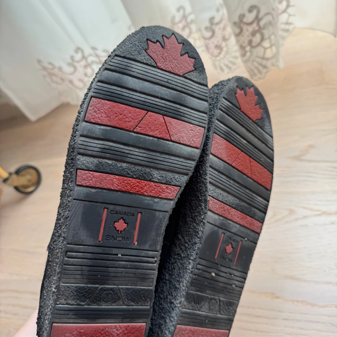 Svarta chelsea boots från Canada Snow - 2