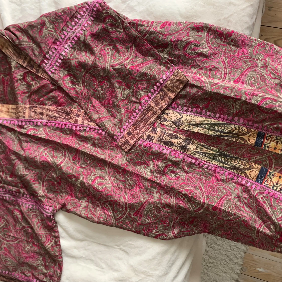 Paisleymönstrad kimono rosa/beige - 2