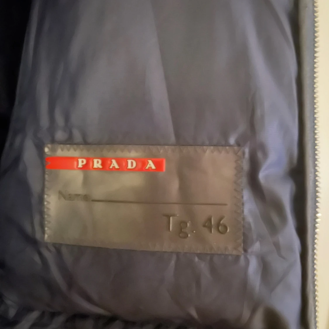 Mörkblå dunjacka från Prada - 2