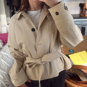 Trenchcoat - Från Zara. Använd en gång 🥰