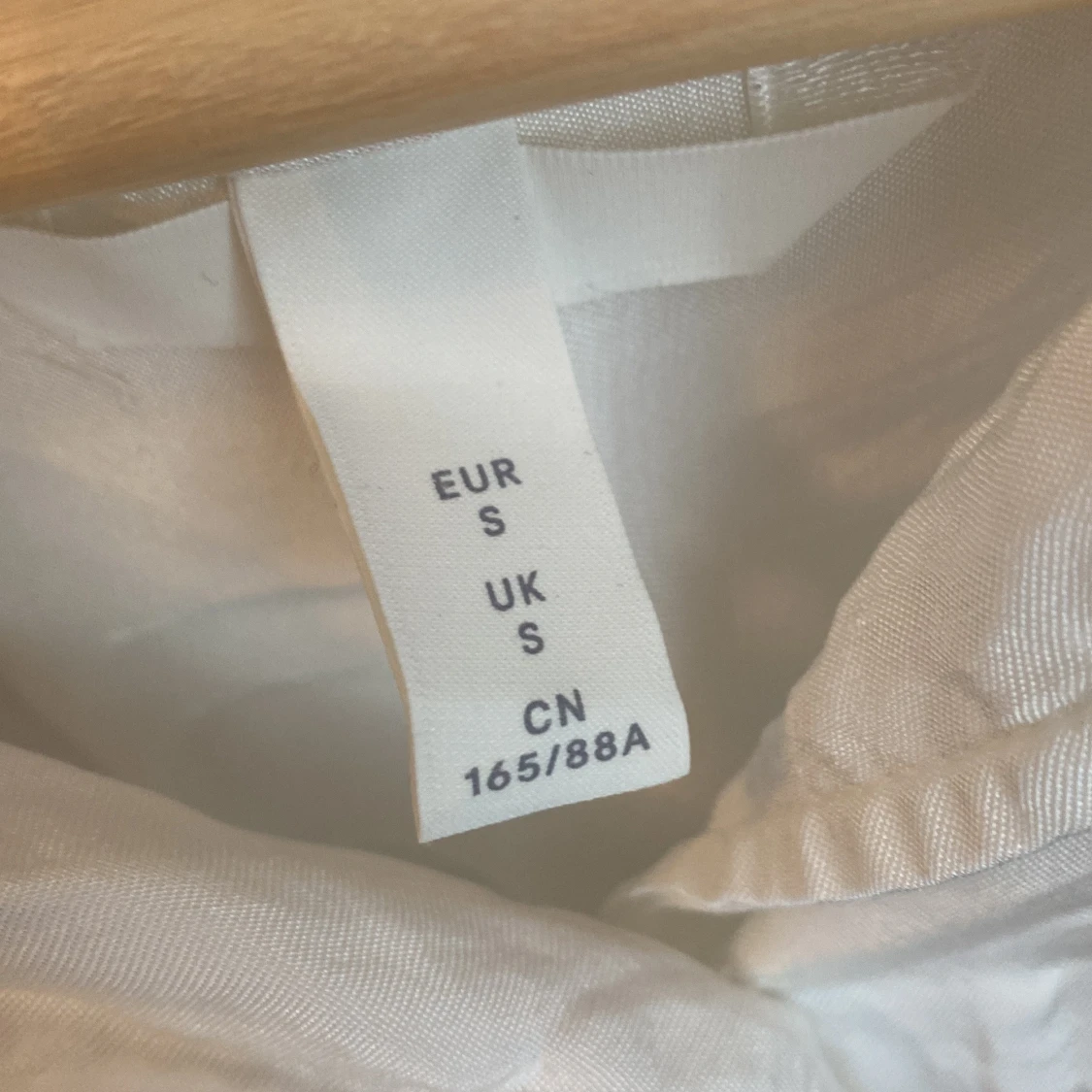 Vit kortärmad skjorta  - 3