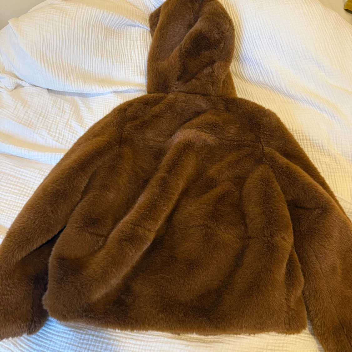 Brun teddyjacka med huva från Zara - 3