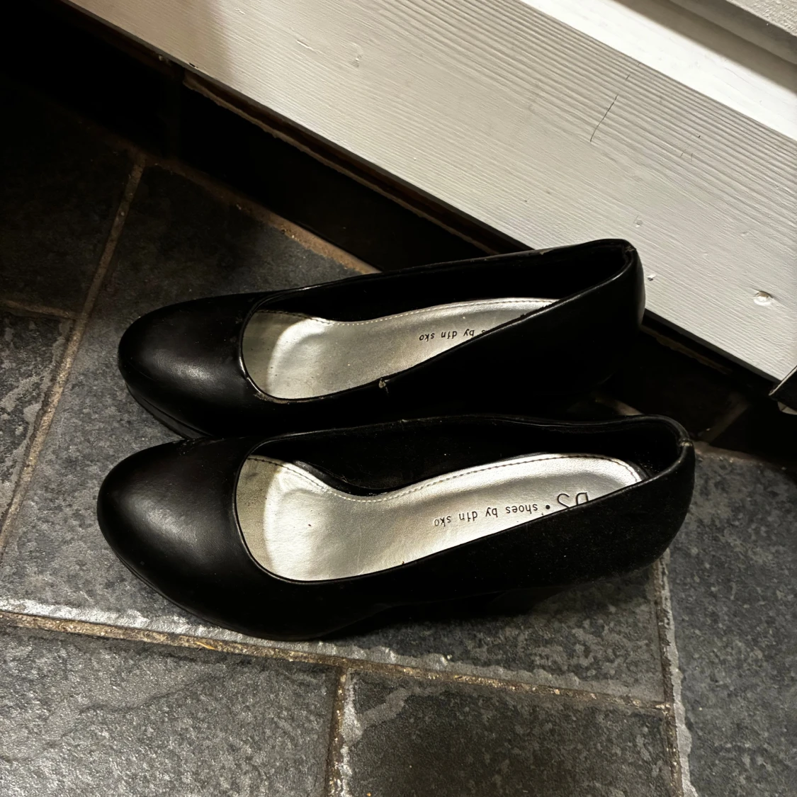 Svarta pumps med klack, klackskor - 1