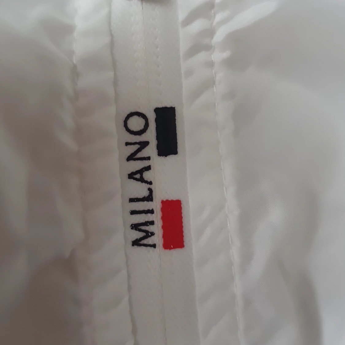 Vit vindjacka från chase med huva - 4