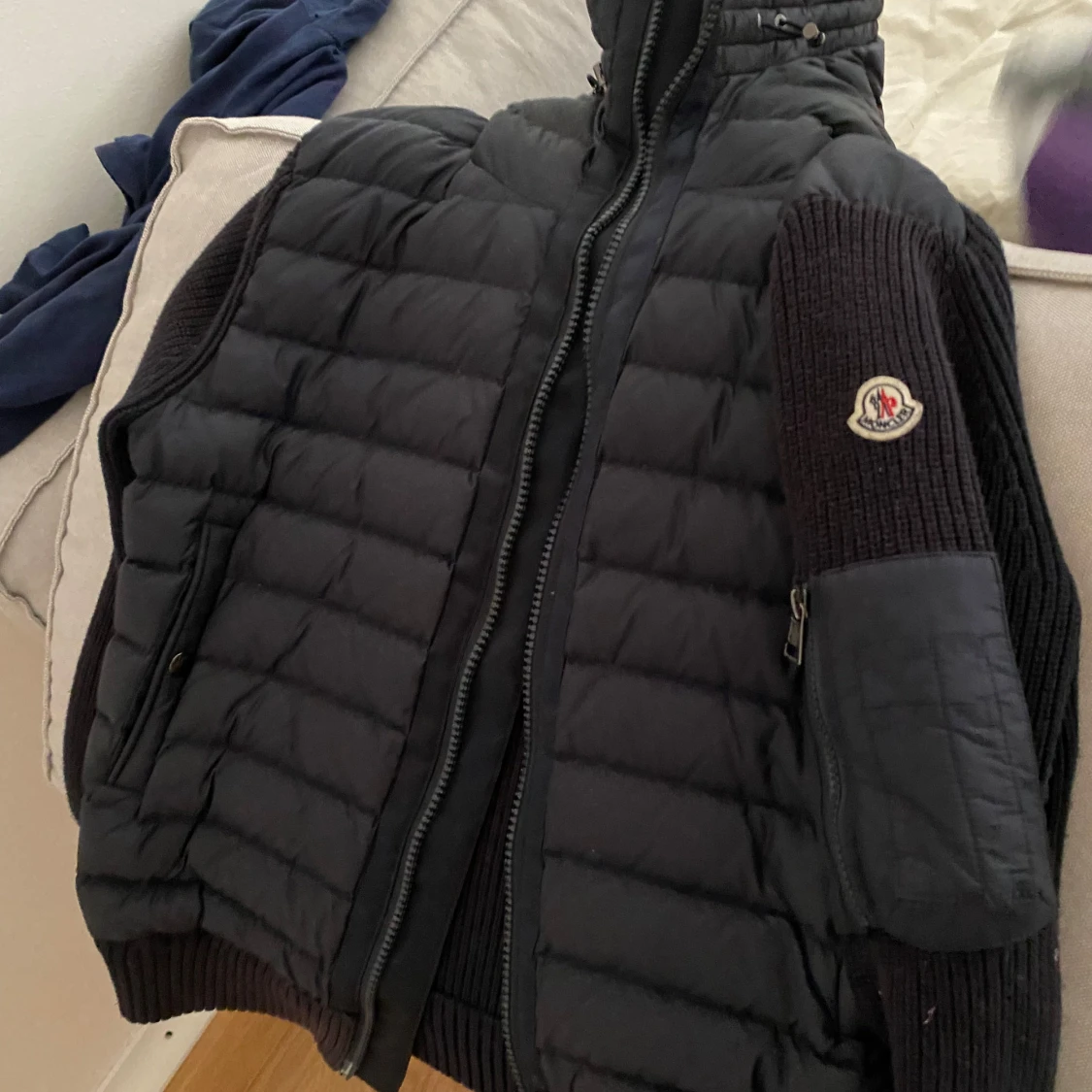 Svart pufferjacka från Moncler - 2