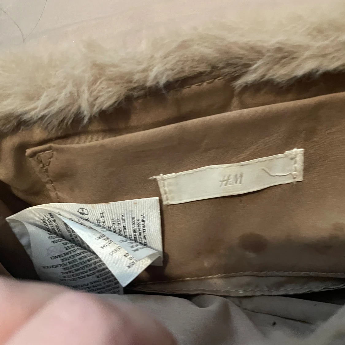 Beige fluffig axelväska från H&M - 3