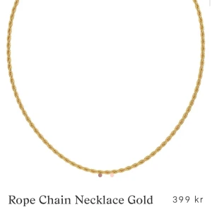 Guld rope chain halsband - Helt nytt halsband från Edblad. Kedjans justerbara längd 45-48 cm, 14k guldplätering på rostfritt stål. Nickelsäker och vattentålig.