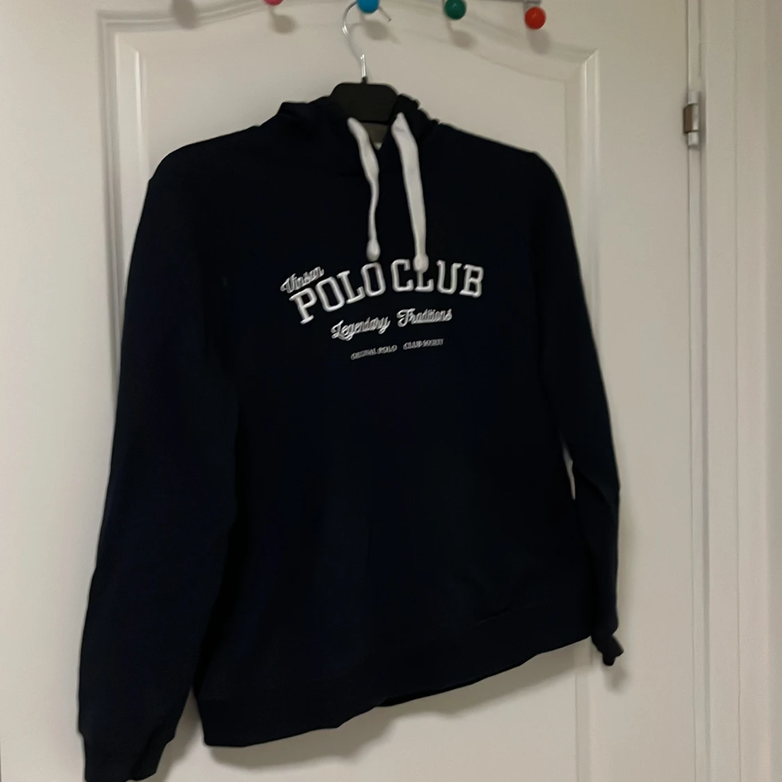 Mörkblå hoodie från Vinson Polo Club