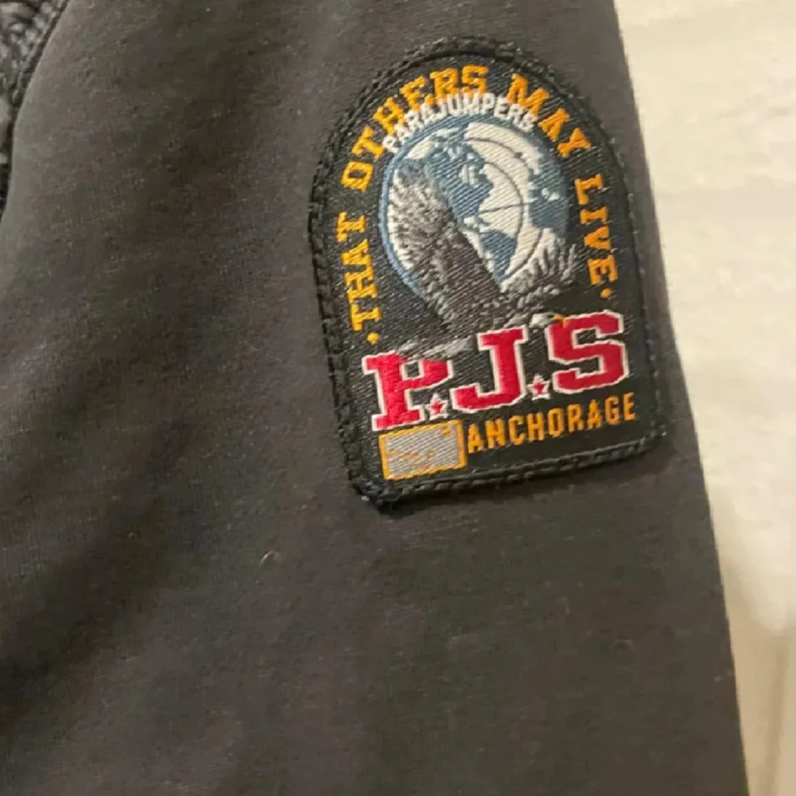 Svart pufferjacka från Parajumpers - 1