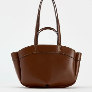 Zara väska  - Super fin väska från Zara, helt slutsåld, som ny💓