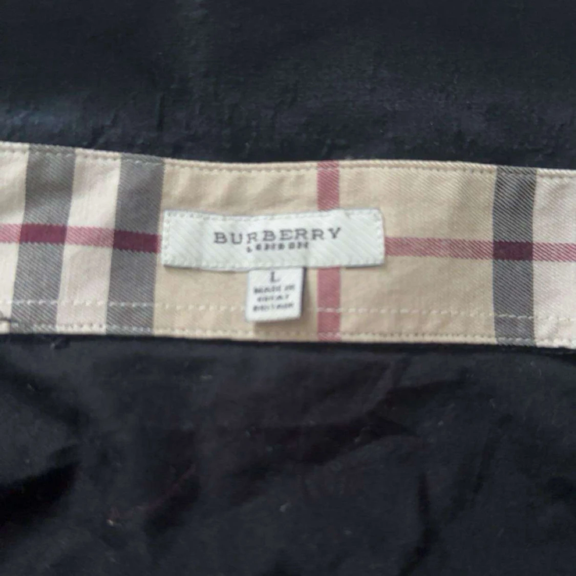 Svart Burberry skjorta med rutig krage