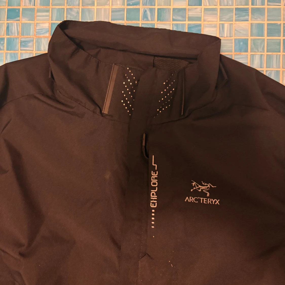 Svart vattentät jacka från Arc'teryx S - 2