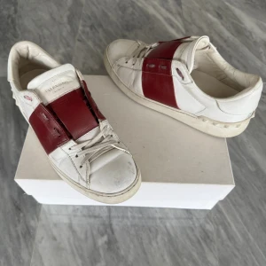 Valentino skor - Valentino skor - Bra skick - Tillbehör: Valentino dustbag - Nypris: 6000kr - TrendWardrobe