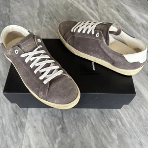 Saint Laurent skor - Saint Laurent skor - Skick: Använda 3 gånger - Tillbehör: Endast skorna - Nypris: 6000kr - TrendWardrobe