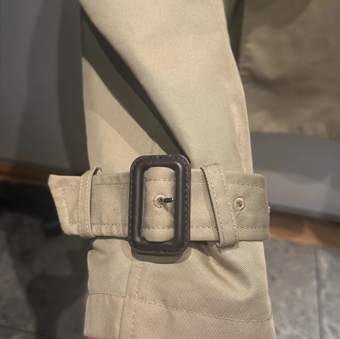 Mörk Beige trenchcoat H&M - 1