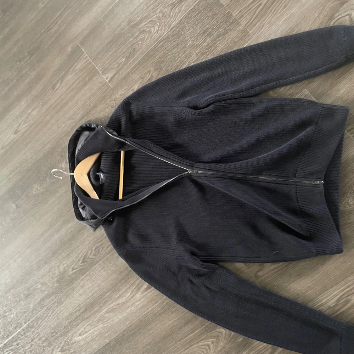 Mörkblå cardigan från Herno - 2